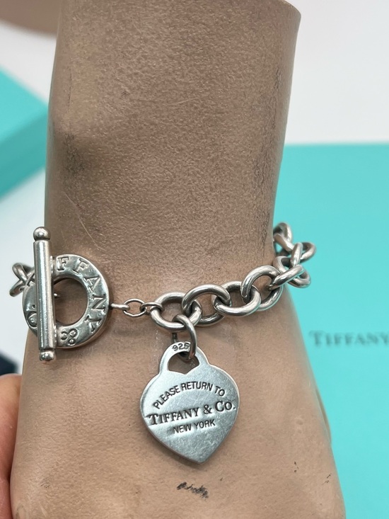 Tiffany & Co. Jewelry - 🔴Authentic Tiffany & Co. Silver Return to Tiffany Heart charm Toggle Bracelet🔴